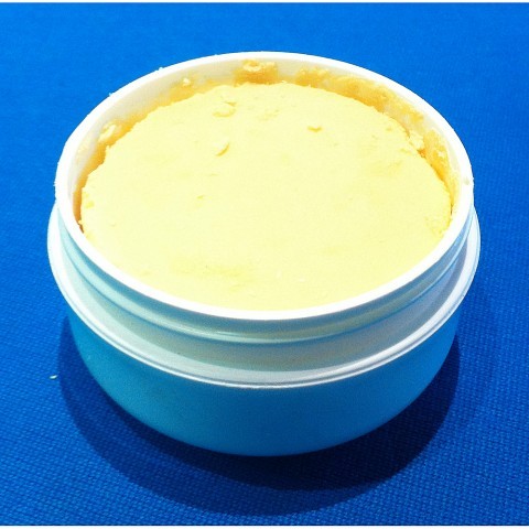 CarnaubawaX zum Reinigen der Oberteile